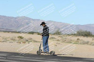 media/Jan-15-2026-Racers Edge (Thu) [[dfebeb70ab]]/1-Around the Pits-Track Walk/